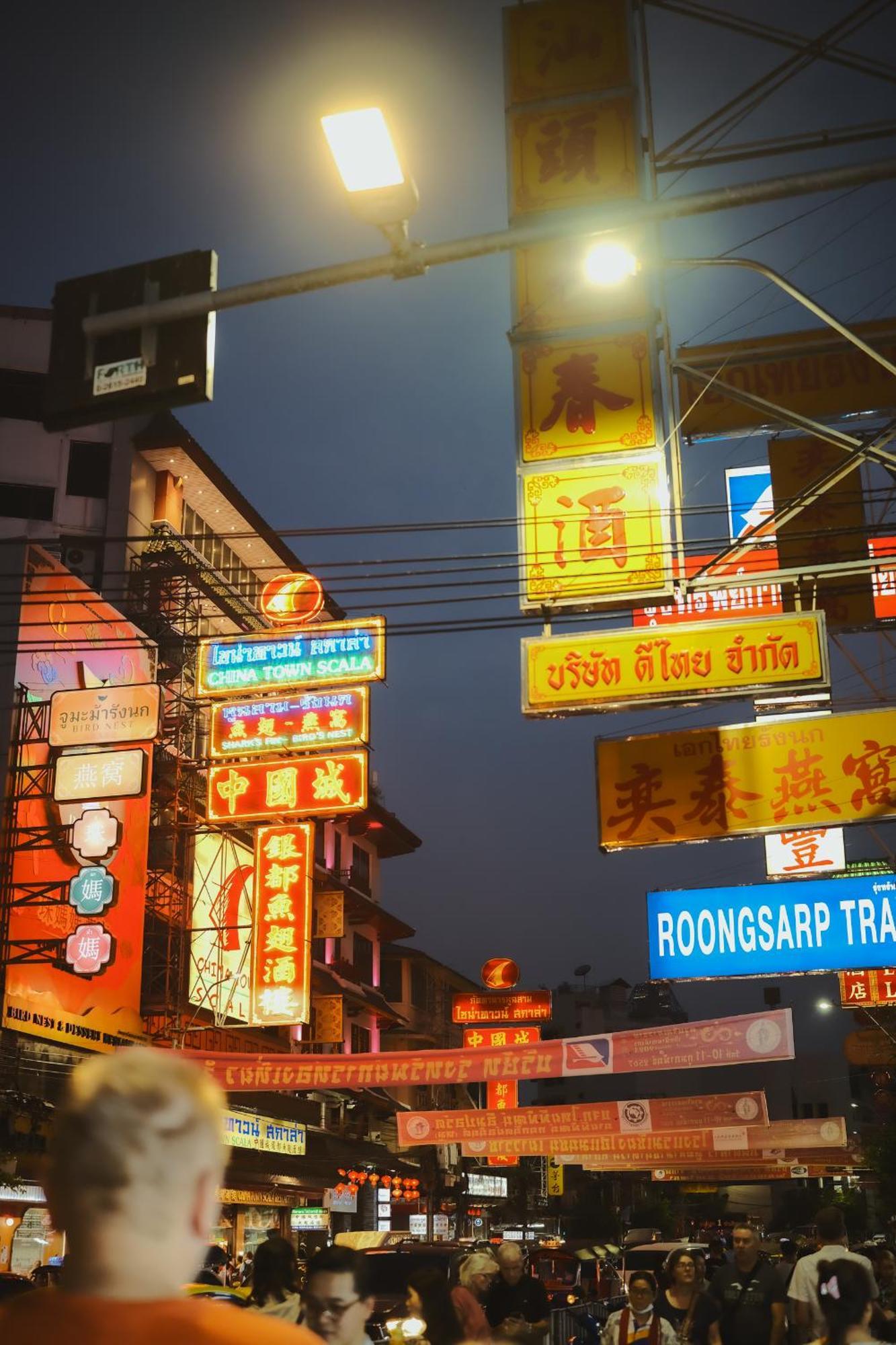Hidden Gems In China Town, 2Br Lägenhet Bangkok Exteriör bild
